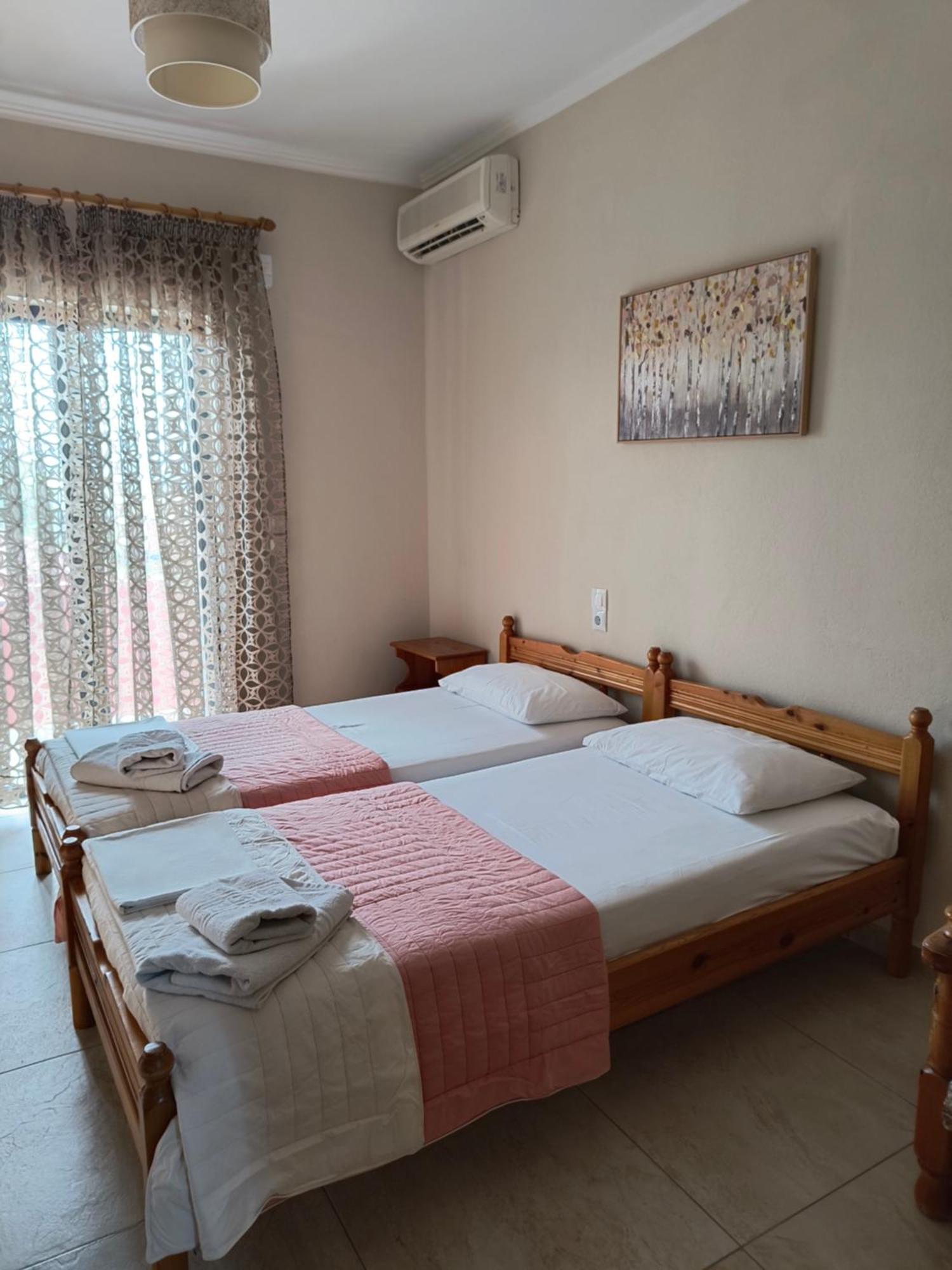 אמודיה Kostas Christos Rooms מראה חיצוני תמונה