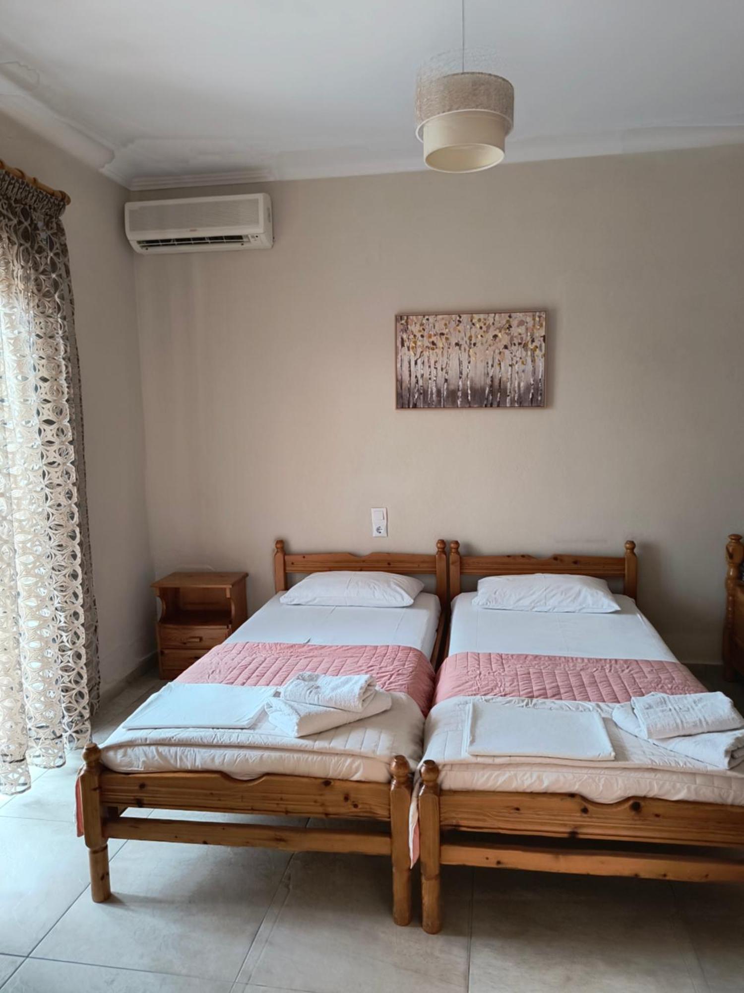 אמודיה Kostas Christos Rooms מראה חיצוני תמונה