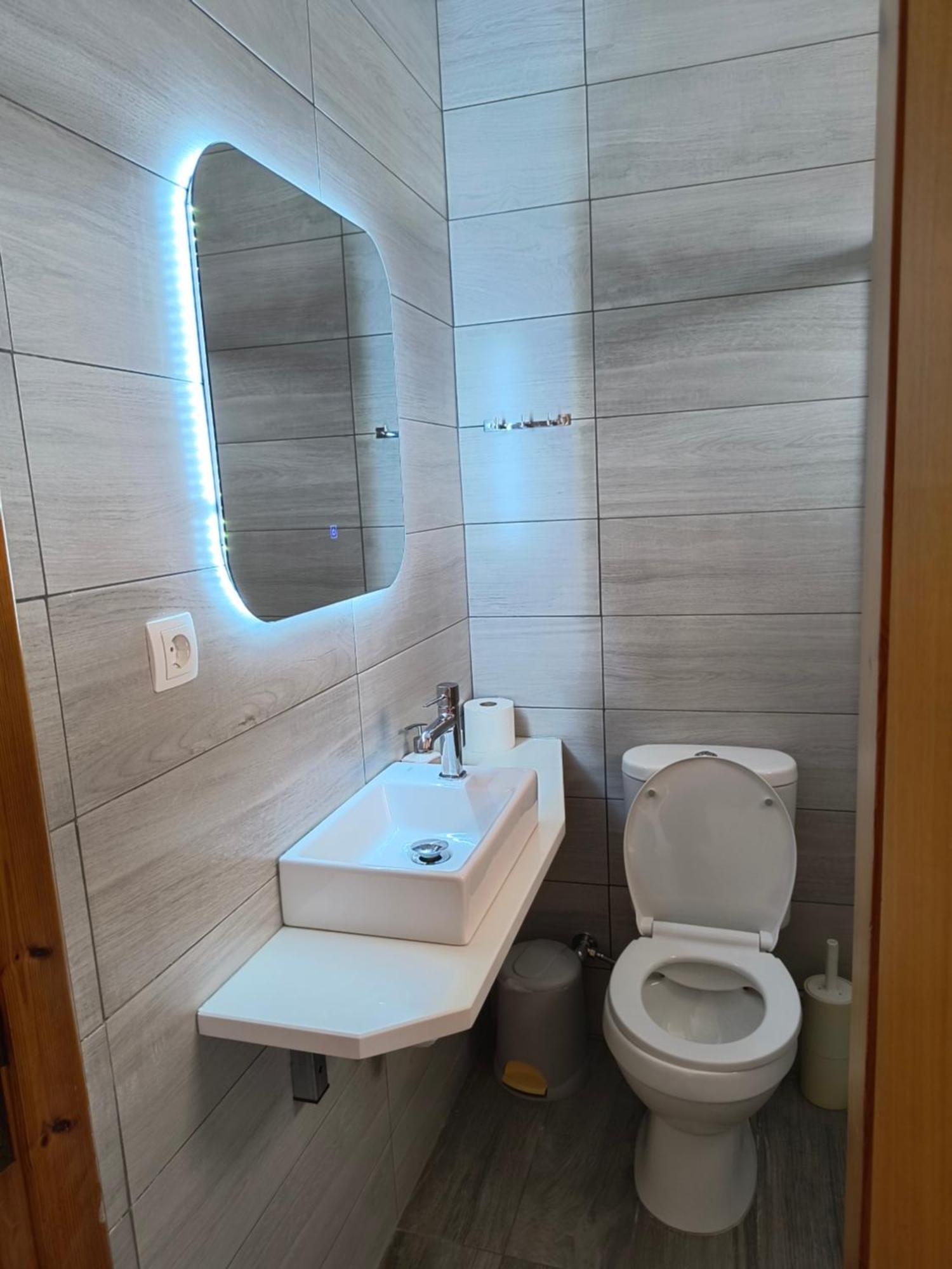 אמודיה Kostas Christos Rooms מראה חיצוני תמונה