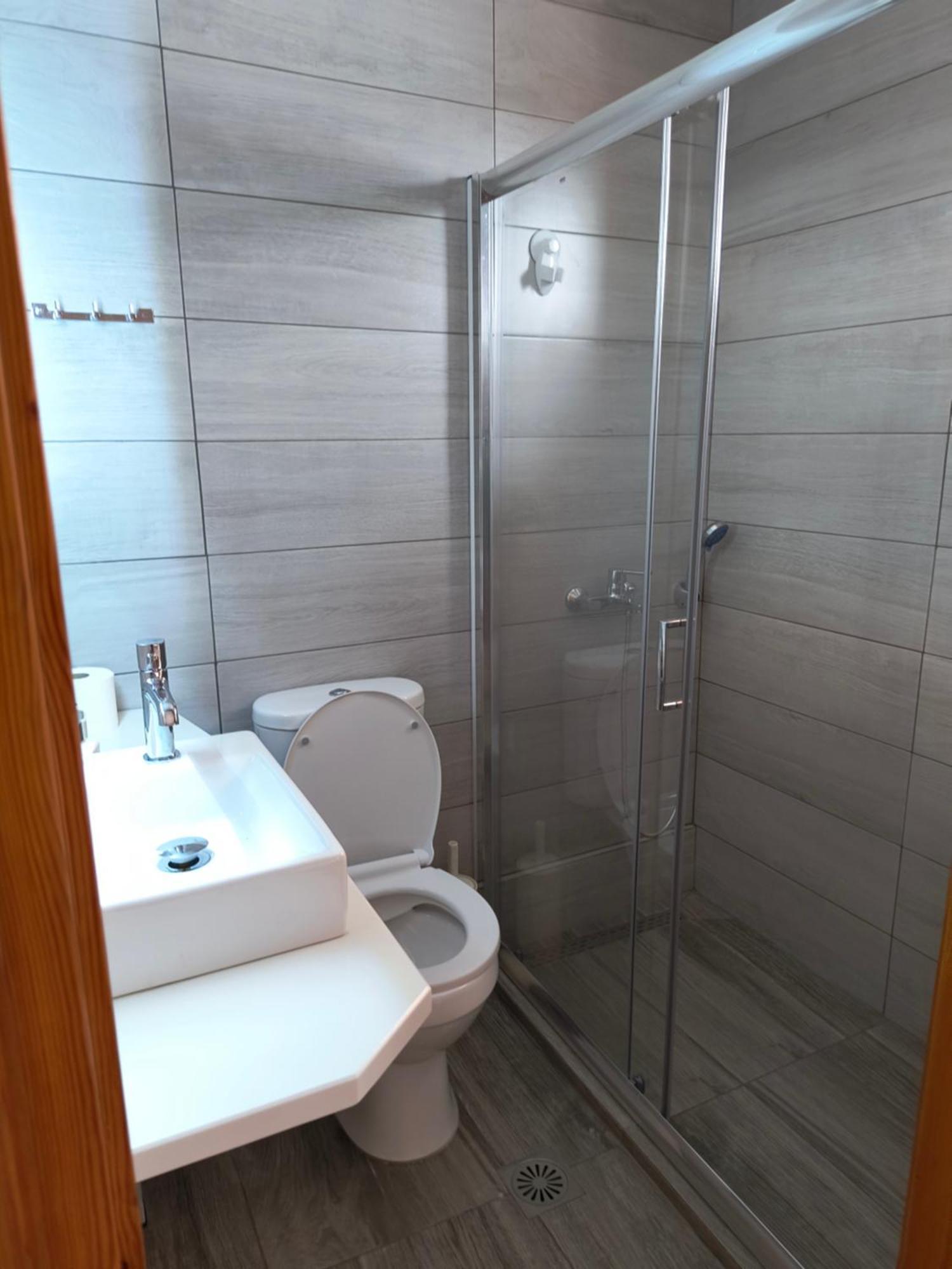 אמודיה Kostas Christos Rooms מראה חיצוני תמונה